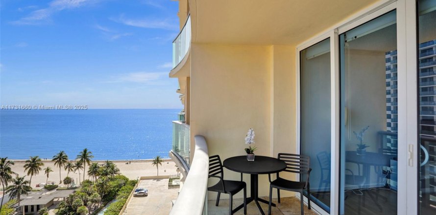 Condo à Hollywood, Floride, 1 chambre № 1601708