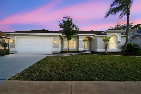 House in Hudson, Florida 3 bedrooms, 227.05 sq.m. № 1624488 - photo 1