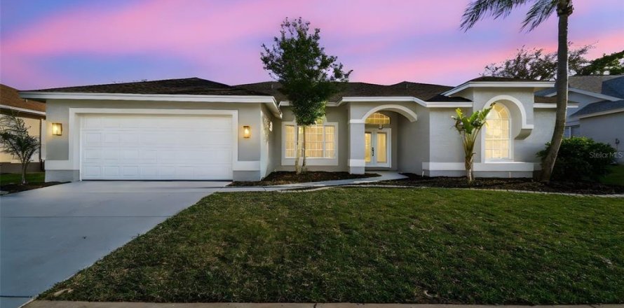 House in Hudson, Florida 3 bedrooms, 227.05 sq.m. № 1624488