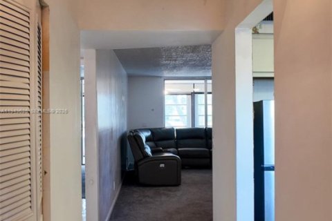 Снять в аренду кондоминиум в Маргит, Флорида 2 спальни, 102.19м2, № 2005245 - фото 2