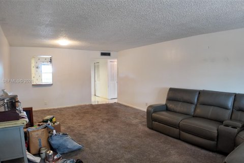 Снять в аренду кондоминиум в Маргит, Флорида 2 спальни, 102.19м2, № 2005245 - фото 9