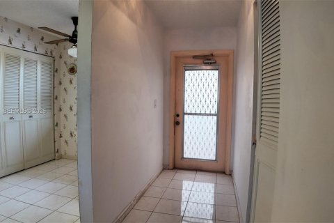 Снять в аренду кондоминиум в Маргит, Флорида 2 спальни, 102.19м2, № 2005245 - фото 3