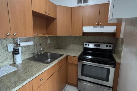 Купить кондоминиум в Суитуотер, Флорида 2 спальни, 72м2, № 1956946 - фото 7