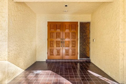 House in Temple Terrace, Florida 5 bedrooms, 325.72 sq.m. № 1544226 - photo 5