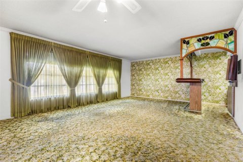 House in Temple Terrace, Florida 5 bedrooms, 325.72 sq.m. № 1544226 - photo 22