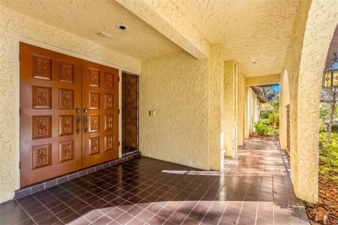 House in Temple Terrace, Florida 5 bedrooms, 325.72 sq.m. № 1544226 - photo 6