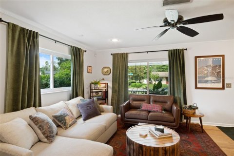 House in Orlando, Florida 2 bedrooms, 109.53 sq.m. № 2223693 - photo 8