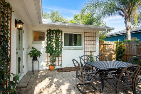 House in Orlando, Florida 2 bedrooms, 109.53 sq.m. № 2223693 - photo 29