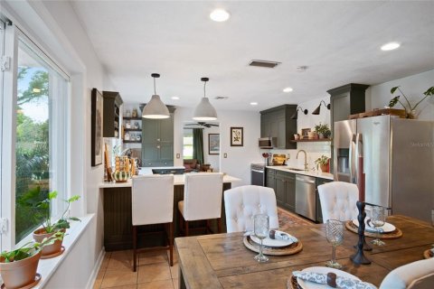 House in Orlando, Florida 2 bedrooms, 109.53 sq.m. № 2223693 - photo 16