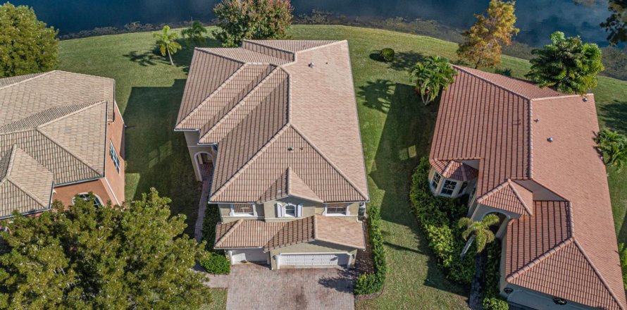 Casa en St. Lucie, Florida 5 dormitorios, 265.05 m2 № 2242335