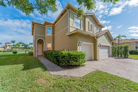 Casa en venta en St. Lucie, Florida, 5 dormitorios, 265.05 m2 № 2242335 - foto 4