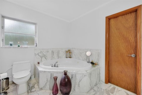 Купить виллу или дом в Плантация, Флорида 3 спальни, 197.14м2, № 2049010 - фото 26