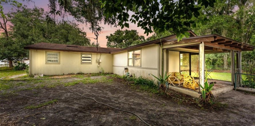 House in Lakeland, Florida 3 bedrooms, 148.64 sq.m. № 2322864