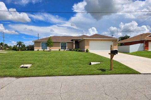 Villa ou maison à vendre à Cape Coral, Floride: 3 chambres, 139.54 m2 № 2405519 - photo 3