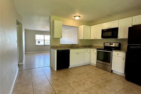 Apartment in Kissimmee, Florida 2 bedrooms, 88.21 sq.m. № 2216630 - photo 12