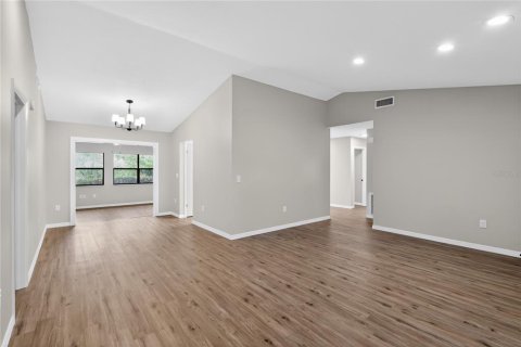 Casa en venta en Leesburg, Florida, 3 dormitorios, 161.28 m2 № 2092391 - foto 14