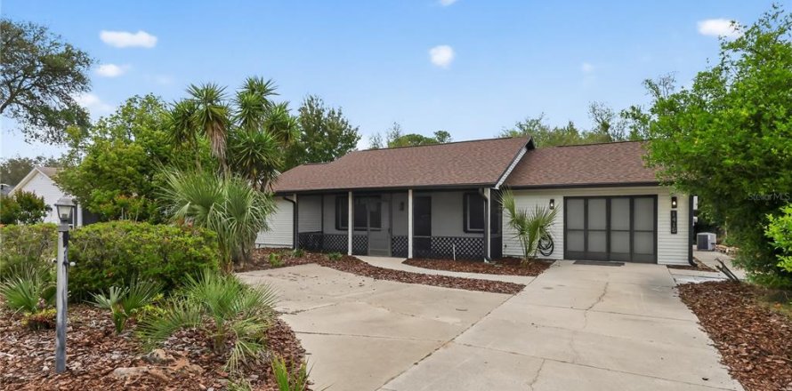 Casa en Leesburg, Florida 3 dormitorios, 161.28 m2 № 2092391