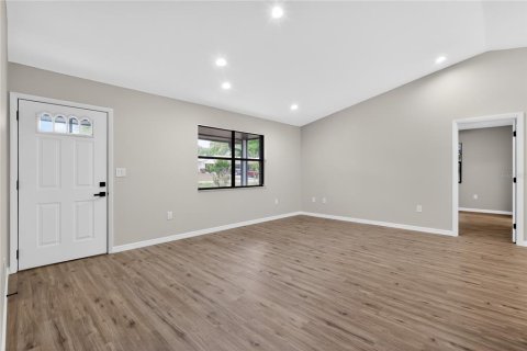 Casa en venta en Leesburg, Florida, 3 dormitorios, 161.28 m2 № 2092391 - foto 3