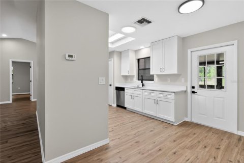 Casa en venta en Leesburg, Florida, 3 dormitorios, 161.28 m2 № 2092391 - foto 10