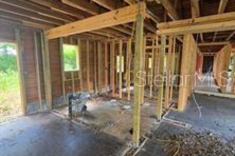 House in Floral City, Florida 3 bedrooms, 167.78 sq.m. № 2222958 - photo 11