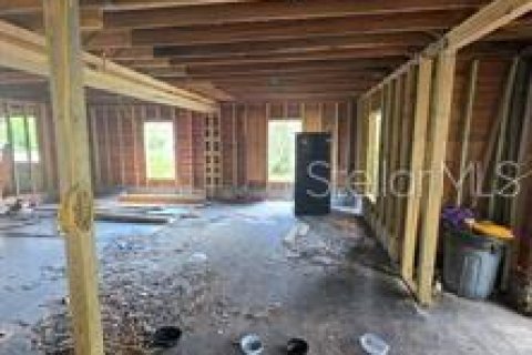 House in Floral City, Florida 3 bedrooms, 167.78 sq.m. № 2222958 - photo 13