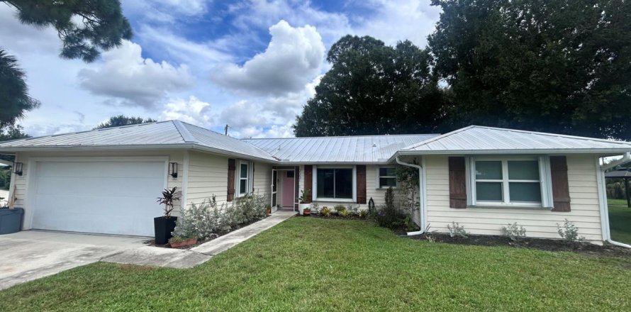 Casa en Port St. Lucie, Florida 3 dormitorios, 143.26 m2 № 2422162