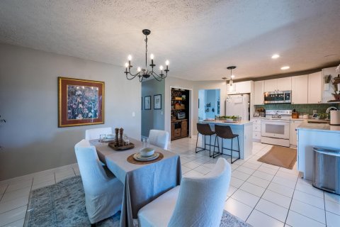 Casa en venta en Port St. Lucie, Florida, 3 dormitorios, 143.26 m2 № 2422162 - foto 7