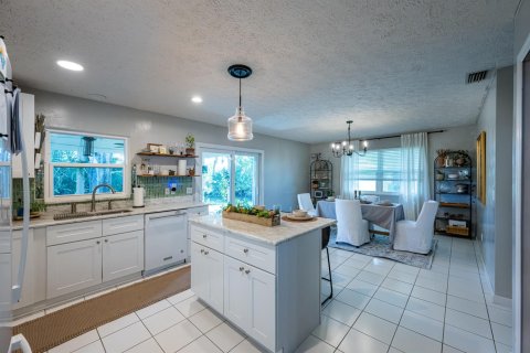 Casa en venta en Port St. Lucie, Florida, 3 dormitorios, 143.26 m2 № 2422162 - foto 2