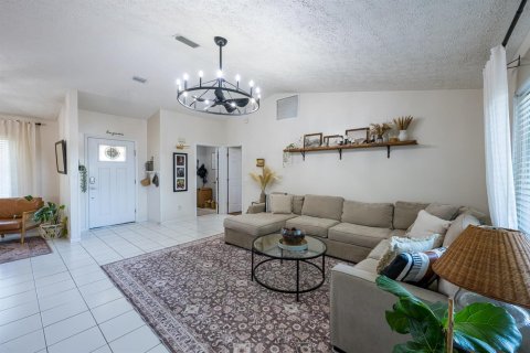 Casa en venta en Port St. Lucie, Florida, 3 dormitorios, 143.26 m2 № 2422162 - foto 16
