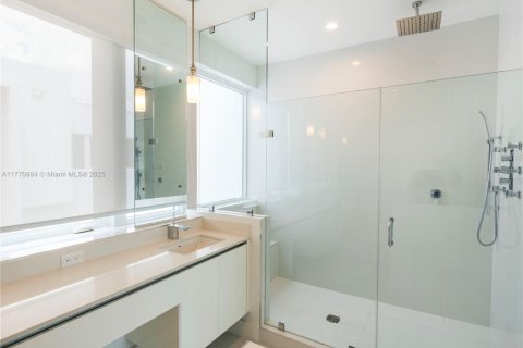 Condo in Miami Beach, Florida, 3 bedrooms  № 1594119 - photo 23