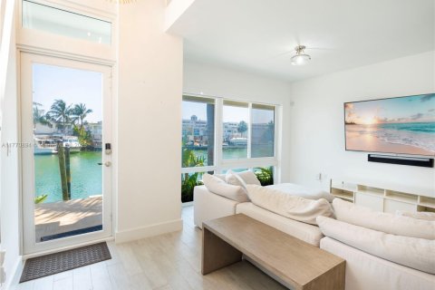 Condo in Miami Beach, Florida, 3 bedrooms  № 1594119 - photo 6