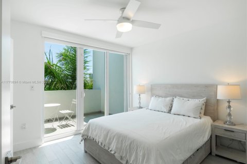 Condo in Miami Beach, Florida, 3 bedrooms  № 1594119 - photo 16