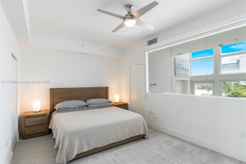 Condo in Miami Beach, Florida, 3 bedrooms  № 1594119 - photo 15