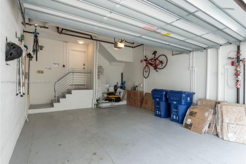 Condo in Miami Beach, Florida, 3 bedrooms  № 1594119 - photo 28
