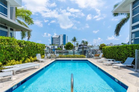 Condo in Miami Beach, Florida, 3 bedrooms  № 1594119 - photo 29