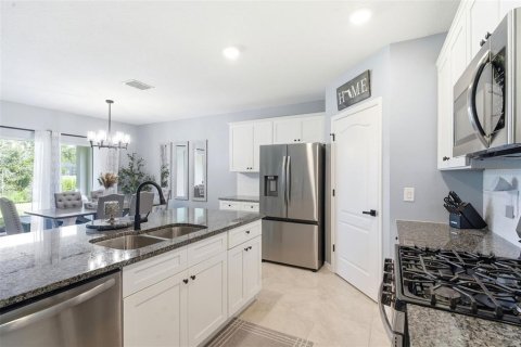 House in DeLand, Florida 4 bedrooms, 173.26 sq.m. № 2361260 - photo 4