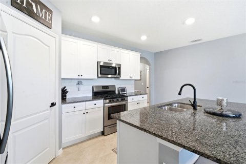 House in DeLand, Florida 4 bedrooms, 173.26 sq.m. № 2361260 - photo 8
