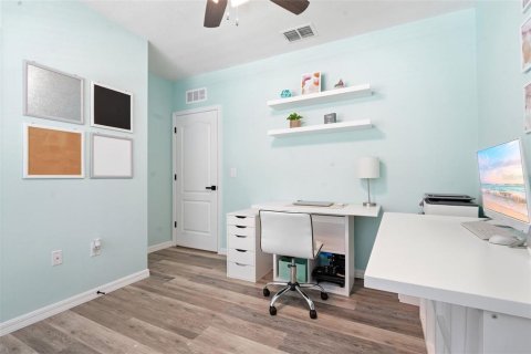 House in DeLand, Florida 4 bedrooms, 173.26 sq.m. № 2361260 - photo 20