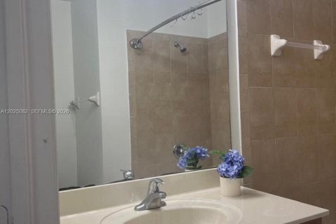 Touwnhouse à louer à Doral, Floride: 3 chambres, 116.69 m2 № 2077726 - photo 27