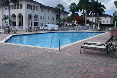 Touwnhouse à louer à Doral, Floride: 3 chambres, 116.69 m2 № 2077726 - photo 5