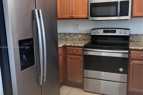 Touwnhouse à louer à Doral, Floride: 3 chambres, 116.69 m2 № 2077726 - photo 10