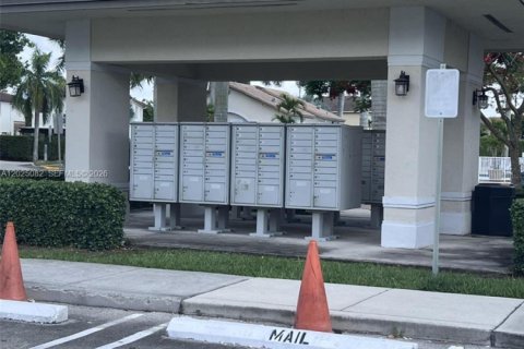 Touwnhouse à louer à Doral, Floride: 3 chambres, 116.69 m2 № 2077726 - photo 2