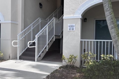 Touwnhouse à louer à Doral, Floride: 3 chambres, 116.69 m2 № 2077726 - photo 3