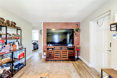 Villa ou maison à vendre à Pompano Beach, Floride: 2 chambres, 78.87 m2 № 2181604 - photo 2
