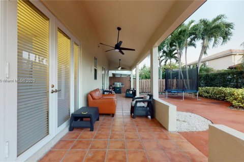 Villa ou maison à louer à Miami, Floride: 4 chambres, 180.23 m2 № 1965684 - photo 18