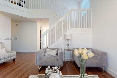 Villa ou maison à louer à Miami, Floride: 4 chambres, 180.23 m2 № 1965684 - photo 4