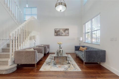 Villa ou maison à louer à Miami, Floride: 4 chambres, 180.23 m2 № 1965684 - photo 3