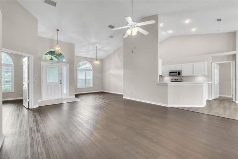 House in Clermont, Florida 4 bedrooms, 173.45 sq.m. № 1791827 - photo 4
