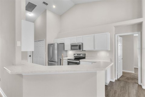 House in Clermont, Florida 4 bedrooms, 173.45 sq.m. № 1791827 - photo 15