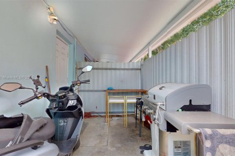 House in Miami Gardens, Florida 3 bedrooms, 157 sq.m. № 1892291 - photo 12